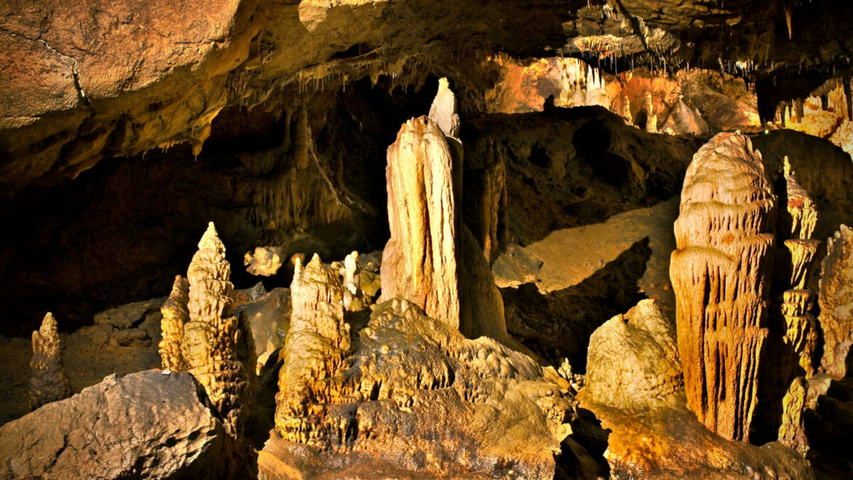 Höhle